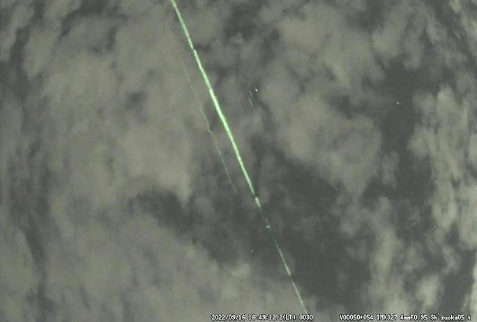 Tia laser lạ bắn qua đỉnh Phú Sĩ: Lý giải băng giá từ Nhật Bản