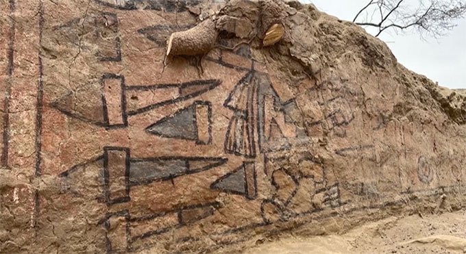 Tìm thấy tranh tường 1.000 năm tuổi bị thất lạc ở Peru