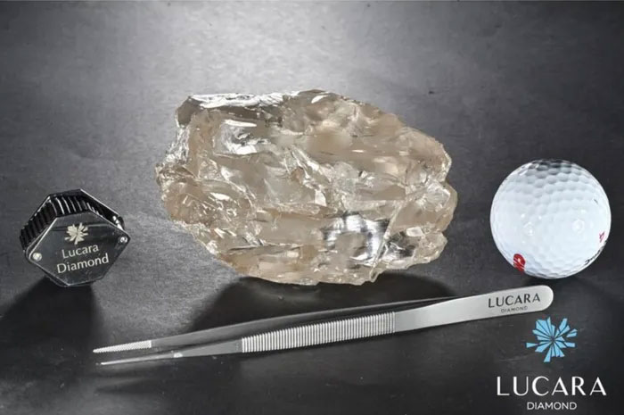 Tìm thấy viên kim cương 2.492 carat ở Botswana