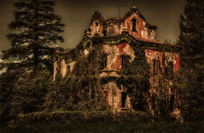 Top 10 ngôi nhà bỏ hoang nổi tiếng thế giới