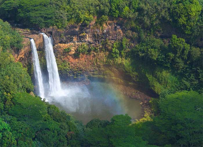 Top 13 thác nước tự nhiên đẹp như tranh vẽ