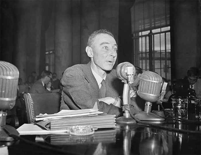 Top 6 sự thật ít biết về J. Robert Oppenheimer - cha đẻ của bom nguyên tử