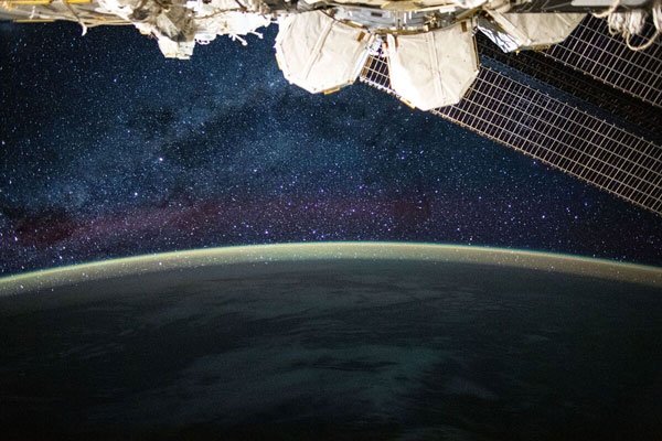 Trái Đất qua ảnh chụp từ Trạm Vũ trụ Quốc tế