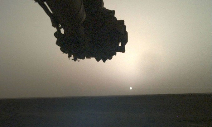 Trạm đổ bộ chụp ảnh Mặt trời mọc trên sao Hỏa