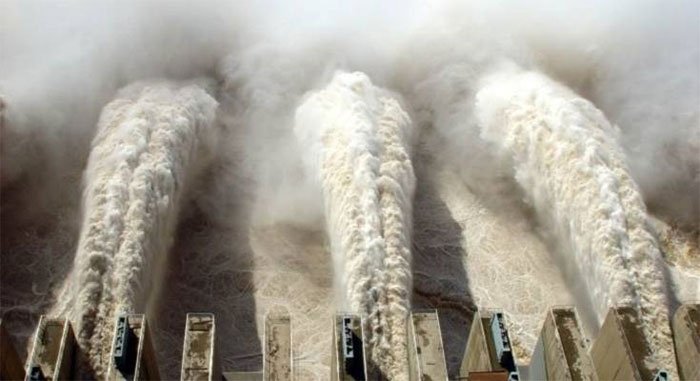 Trăm nghìn tấn nước bốc hơi, tạo thành hiện tượng sông trời gây mưa lũ lịch sử ở Trung Quốc