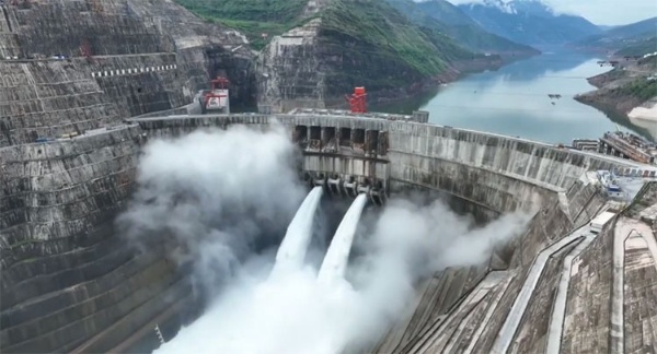 Trạm thủy điện lớn thứ hai trên thế giới đi vào hoạt động