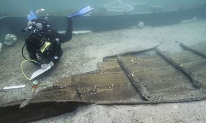 Trục vớt xác thuyền khâu tay cổ xưa nhất Địa Trung Hải