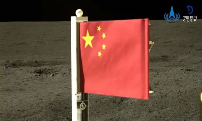 Trung Quốc cắm cờ trên vùng tối Mặt trăng