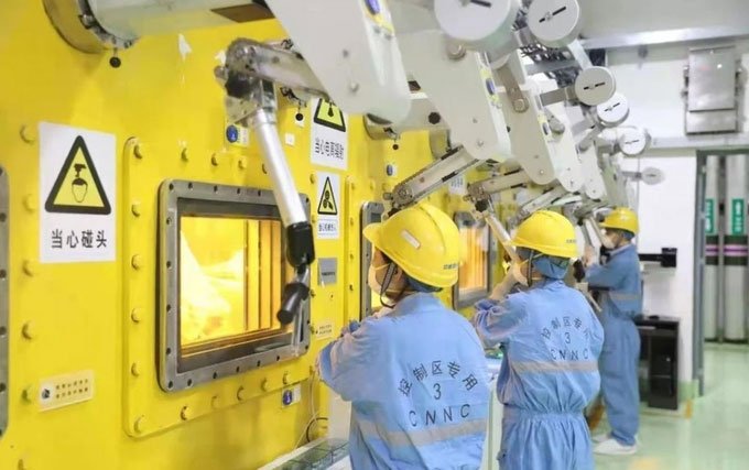Trung Quốc khánh thành nhà máy biến chất thải hạt nhân thành thủy tinh