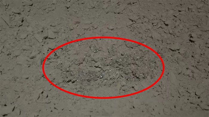 Trung Quốc tung thêm ảnh chất thủy tinh bí ẩn trên Mặt trăng