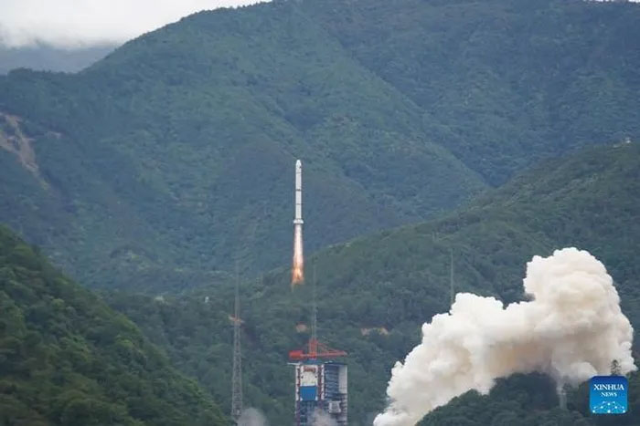 Trung Quốc và Pháp hợp tác khám phá vũ trụ với vệ tinh SVOM