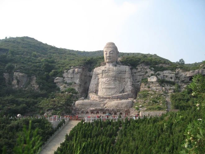 Tượng Phật lớn thứ 2 thế giới đột nhiên xuất hiện sau 700 năm, nguyên nhân biến mất vẫn chưa có lời đáp