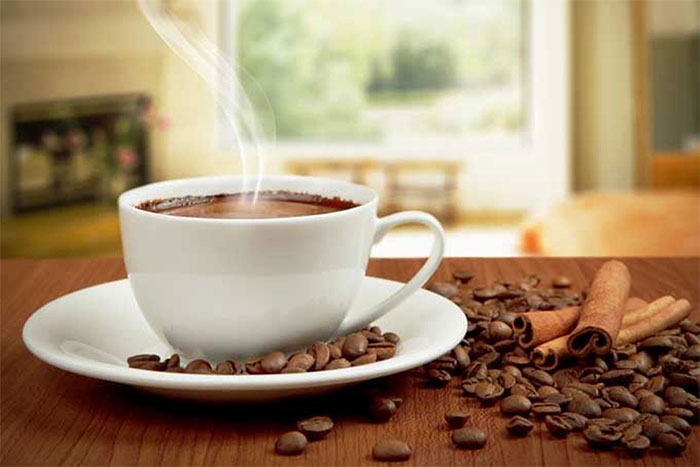 Uống cà phê giảm nguy cơ tử vong do ngồi quá nhiều