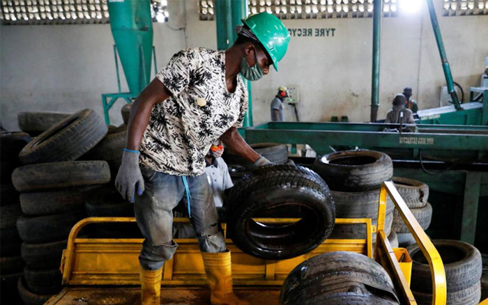 Vàng đen mới ở Nigeria: Lốp xe hơi đã qua sử dụng