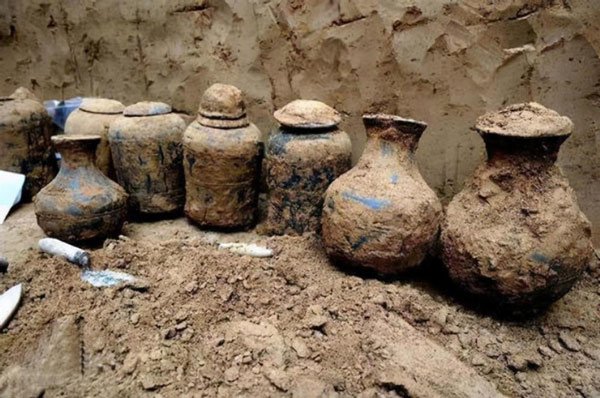 Vào mộ cổ 1800 tuổi tìm thấy 200 viên ‘tiên đan’: Kết quả phân tích thành phần khiến giới khảo cổ ngỡ ngàng