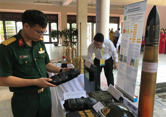 Vật liệu sản xuất áo phao chống đạn của Việt Nam
