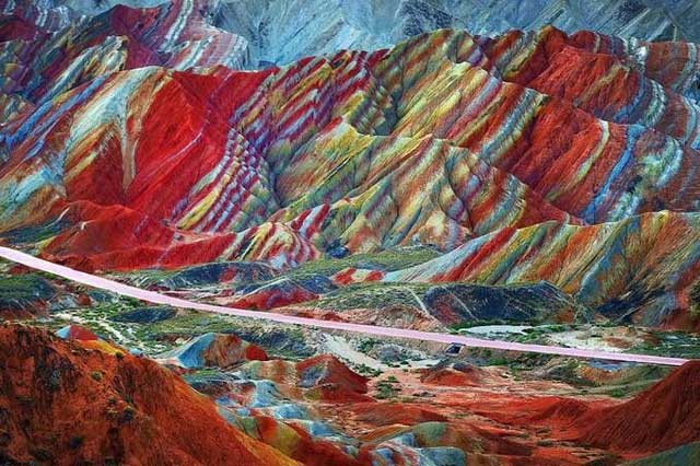 Vẻ choáng ngợp của 5 ngọn núi nhuộm màu cầu vồng đẹp nhất thế giới