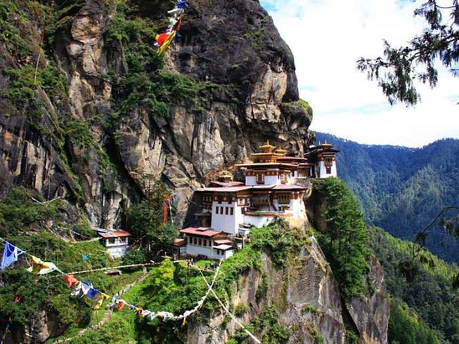 Vì sao Bhutan chỉ có 1 người chết do COVID-19?