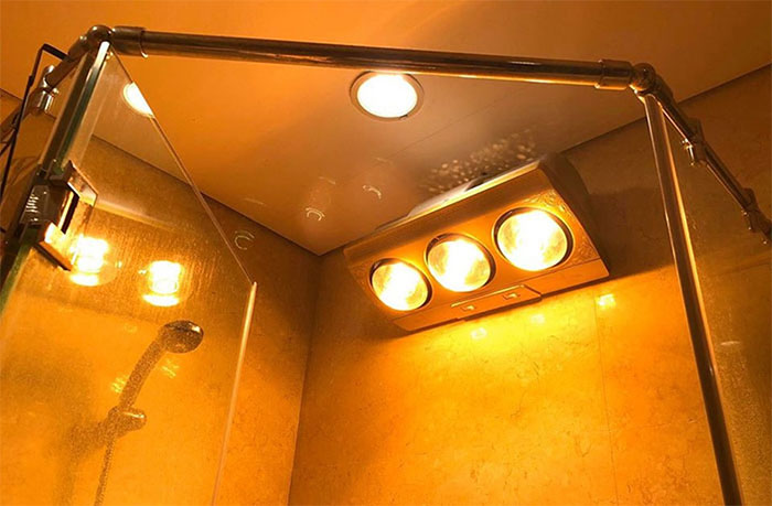 Vì sao cần bật đèn sưởi trước khi vào phòng tắm? Mùa đông nhiều nhà dùng nhưng không phải ai cũng biết!