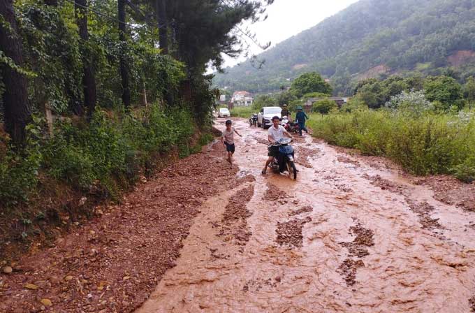 Vì sao miền Bắc mưa lớn suốt những ngày qua?