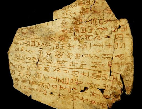 Vì sao người Trung Hoa cổ xưa viết chữ từ phải sang trái?