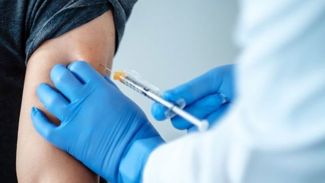 Vì sao nhiều nhân viên y tế đã tiêm vaccine Covid-19 vẫn mắc bệnh?