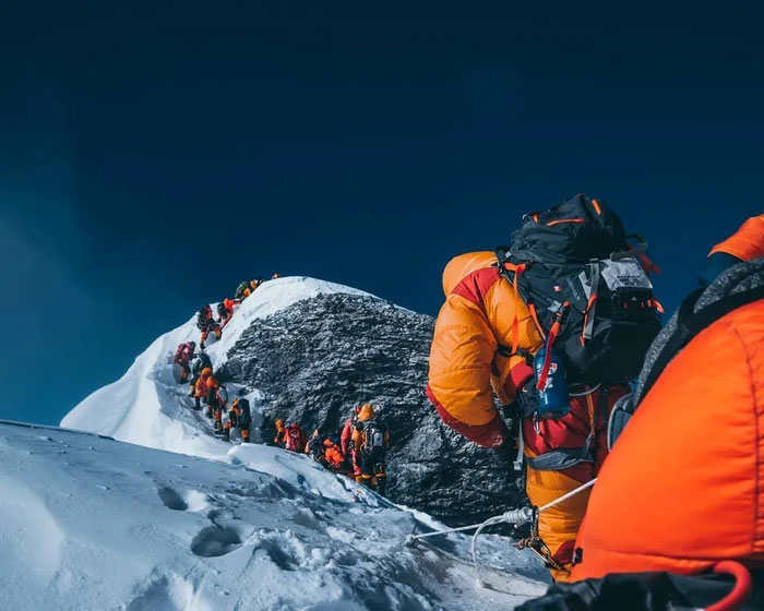 Vì sao những người bỏ mạng trên đỉnh Everest sẽ phải nằm tại đó mãi mãi?