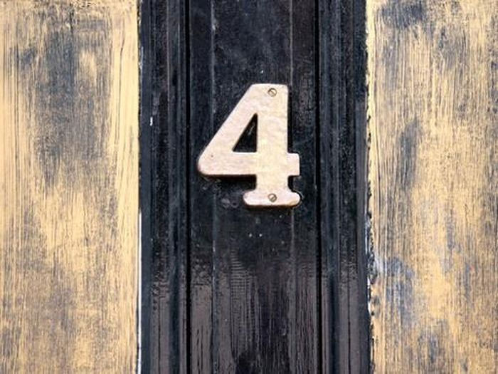 Vì sao số 13 và số 4 được cho là mang lại điềm xui?