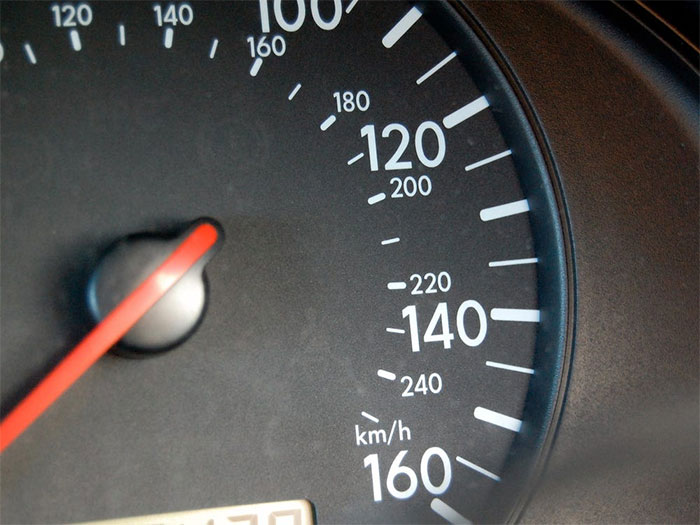 Vì sao tốc độ ô tô lại cao, trong khi chiếc xe hầu như không bao giờ đạt tốc độ đó?