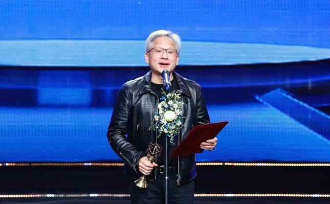 Vì sao tỷ phú Jensen Huang - CEO của NVIDIA giành giải VinFuture 2024?