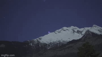 Video: Khoảnh khắc sao Kim dần khuất sau dãy núi Alps của Thụy Sĩ
