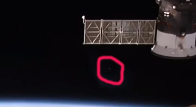 Video: Vật thể bí ẩn giống đĩa bay lượn sát trạm vũ trụ