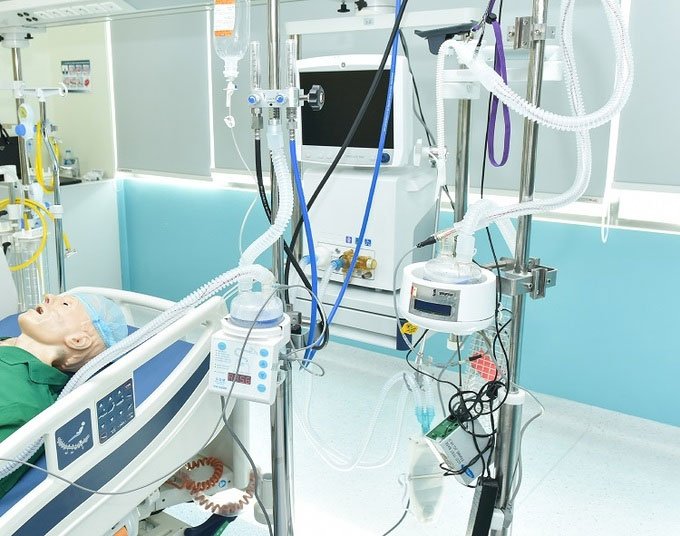 Việt Nam chế tạo thành công máy oxy dòng cao điều trị Covid-19