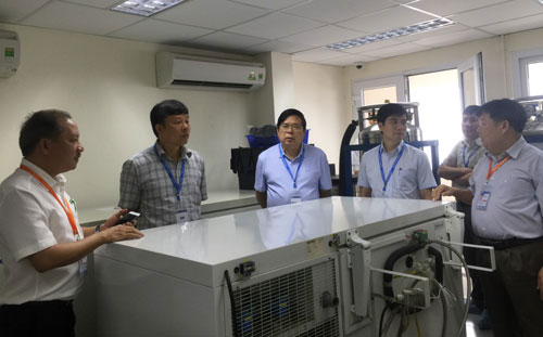 Việt Nam sản xuất vắc xin phòng các chủng virus mới của cúm A/H5N1