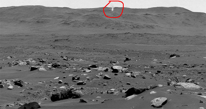 Xem tàu thăm dò NASA tóm gọn lốc cát sao Hỏa
