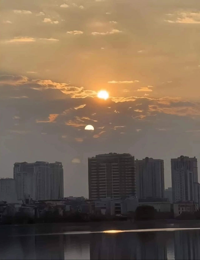 Xôn xao hình ảnh 2 mặt trời xuất hiện trên bầu trời Hà Nội