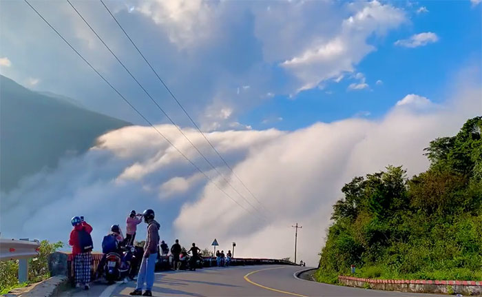Xuất hiện thác mây tại Việt Nam khiến nhiều người ngỡ ngàng: Không ngờ có nơi đẹp đến vậy!