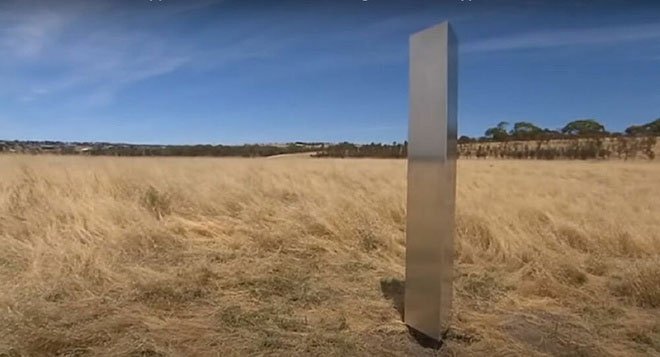 Xuất hiện thêm khối kim loại bí ẩn tại Australia có khắc tọa độ 3 địa điểm