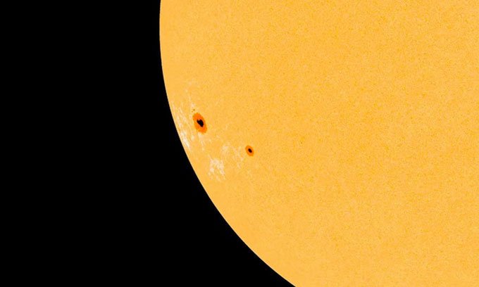 Xuất hiện vết đen lớn gấp vài lần Trái đất trên Mặt trời