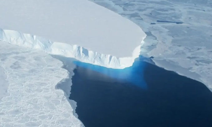 Ý tưởng tạo màn che dài 100km ngăn sông băng tan chảy