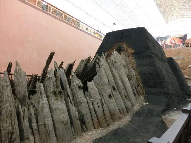 Mở quan tài bằng gỗ 1.000 năm tuổi, nhà khảo cổ bất ngờ khi nhìn vào bên trong