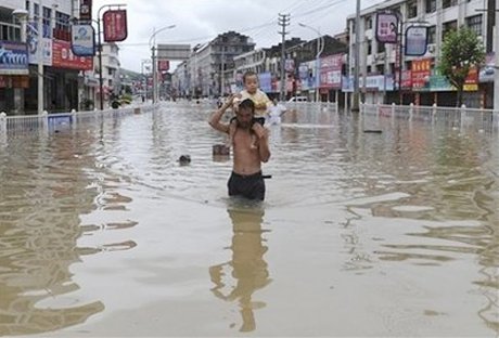 400 người mất tích vì bão ở Đài Loan