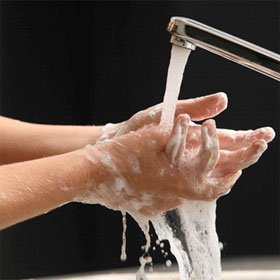 95% người rửa tay sai cách khi đi vệ sinh
