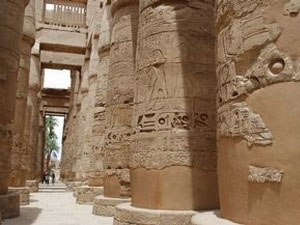 Ai Cập phát lộ cổng đá dẫn vào kho báu nhà vua