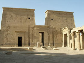 Ai Cập trục vớt được trụ cột của ngôi đền Isis