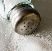 Ăn quá nhiều muối làm gia tăng nguy cơ tử vong