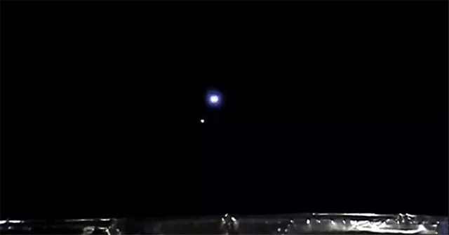 Ảnh chụp Trái đất và Mặt trăng từ khoảng cách 1,5 triệu km
