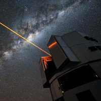 Áo tàng hình tia laser giúp Trái Đất trốn người ngoài hành tinh