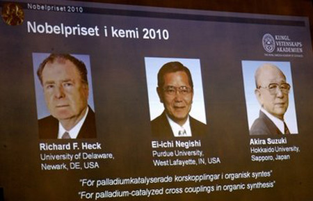 Ba nhà khoa học ẵm chung giải Nobel Hóa học