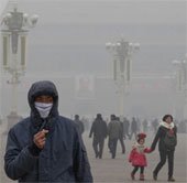 Bắc Kinh dùng mưa rửa sạch khói ô nhiễm